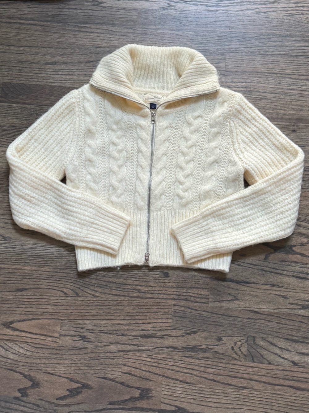 Universal Thread Soft Zip Up Sweater!